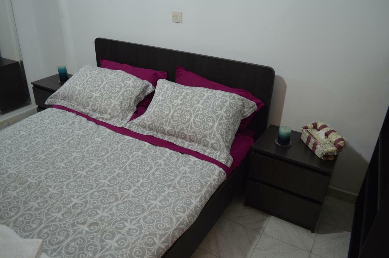 Apartment In The Center Of Aigio F Bagian luar foto